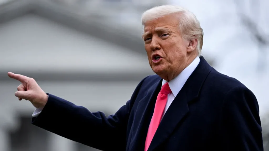 Irã acusa Donald Trump de manipular sanções como jogo