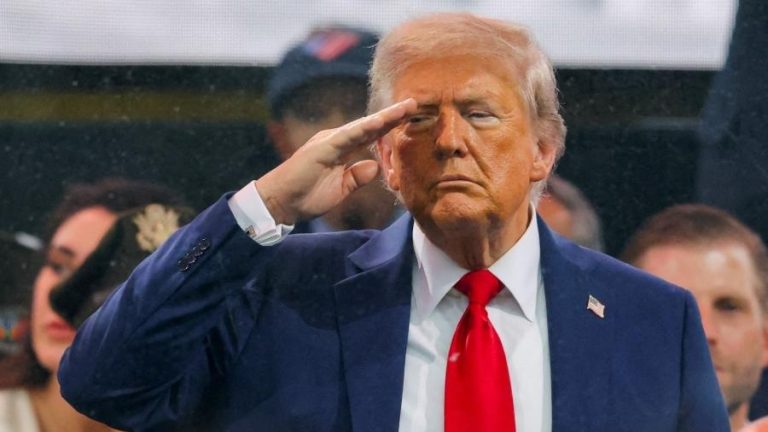 Trump aprova plano de ataque ao Irã, mas mantém decisão final em aberto