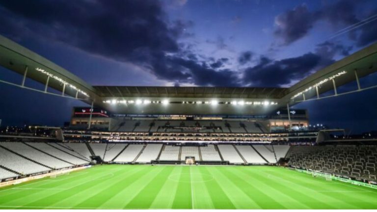 Corinthians busca autoridades para reverter punição